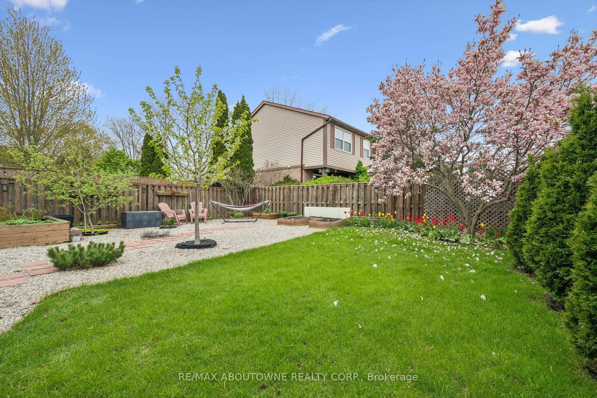 Photo 46 of 395 Maidstone Crescent, Oakville, Glen Abbey — HOMEH