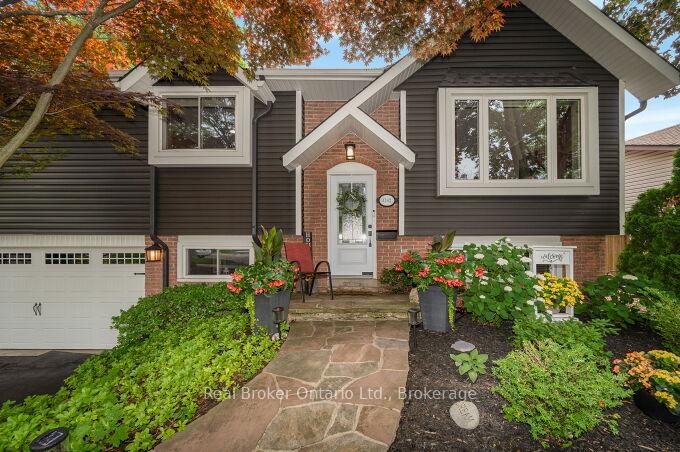 Photo 3 of 4162 Sutherland Crescent, Burlington, Shoreacres — HOMEH