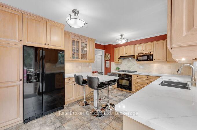 Photo 10 of 4162 Sutherland Crescent, Burlington, Shoreacres — HOMEH