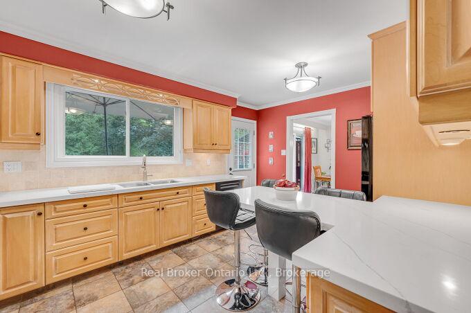 Photo 12 of 4162 Sutherland Crescent, Burlington, Shoreacres — HOMEH
