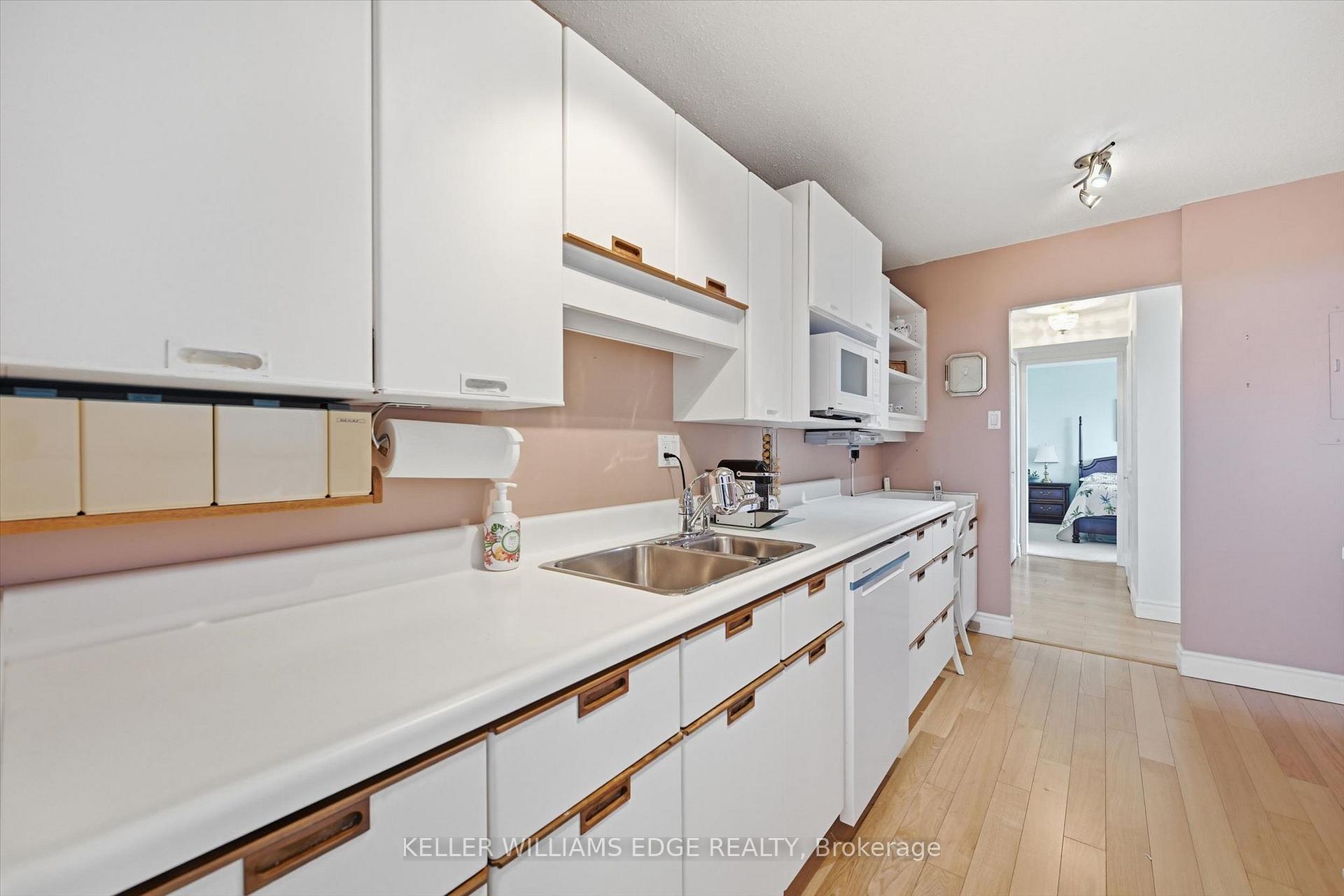 Photo 12 of Unit 1202, 2055 Upper Middle Road, Burlington, Brant Hills — HOMEH