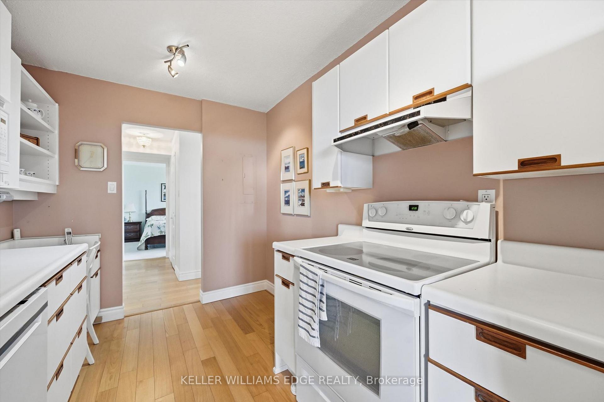 Photo 13 of Unit 1202, 2055 Upper Middle Road, Burlington, Brant Hills — HOMEH
