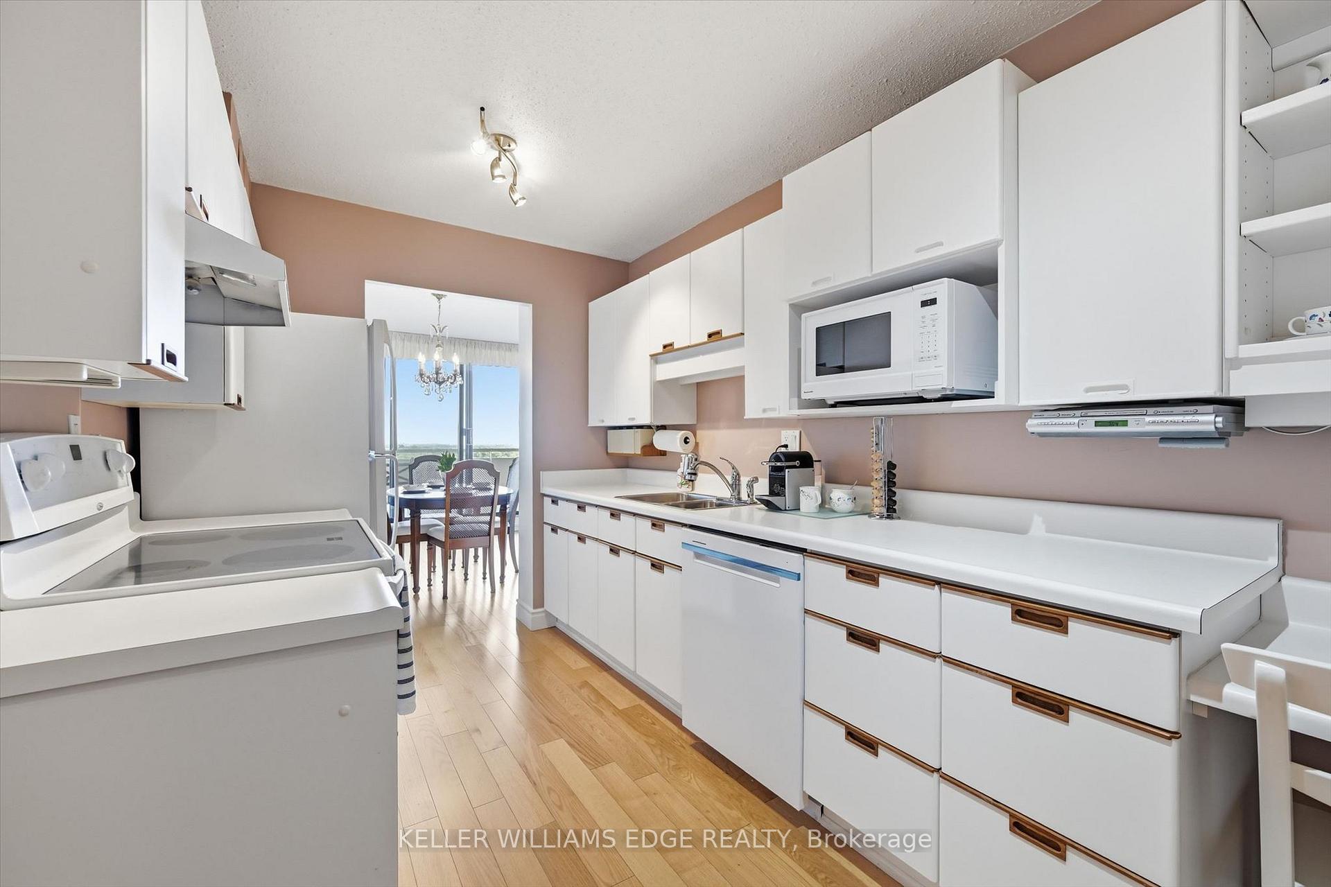 Photo 14 of Unit 1202, 2055 Upper Middle Road, Burlington, Brant Hills — HOMEH