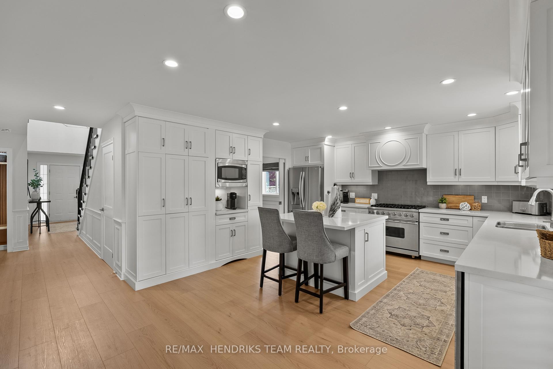 Photo 11 of 8087 Beaver Glen Drive, Niagara Falls, Ascot — HOMEH