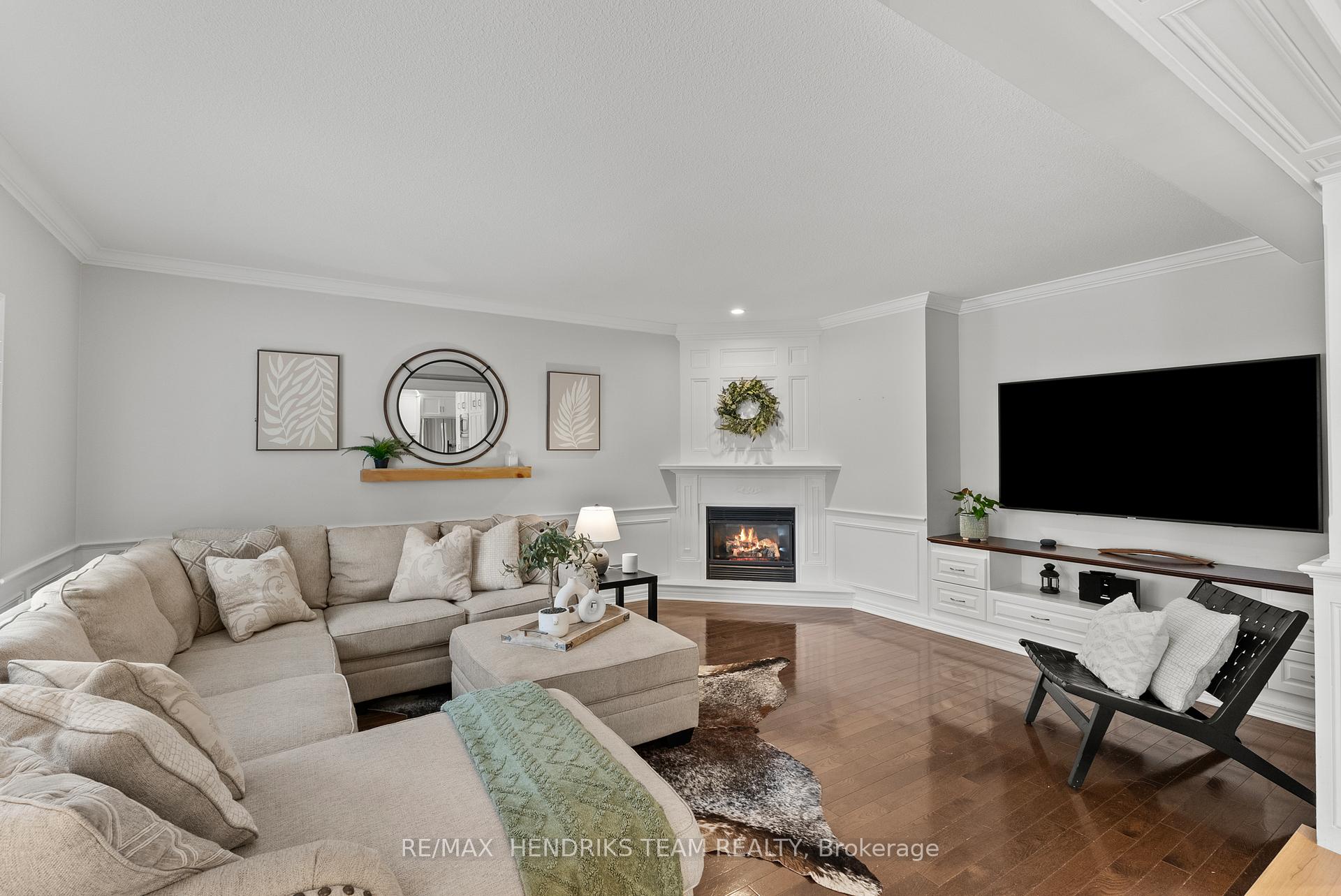 Photo 15 of 8087 Beaver Glen Drive, Niagara Falls, Ascot — HOMEH