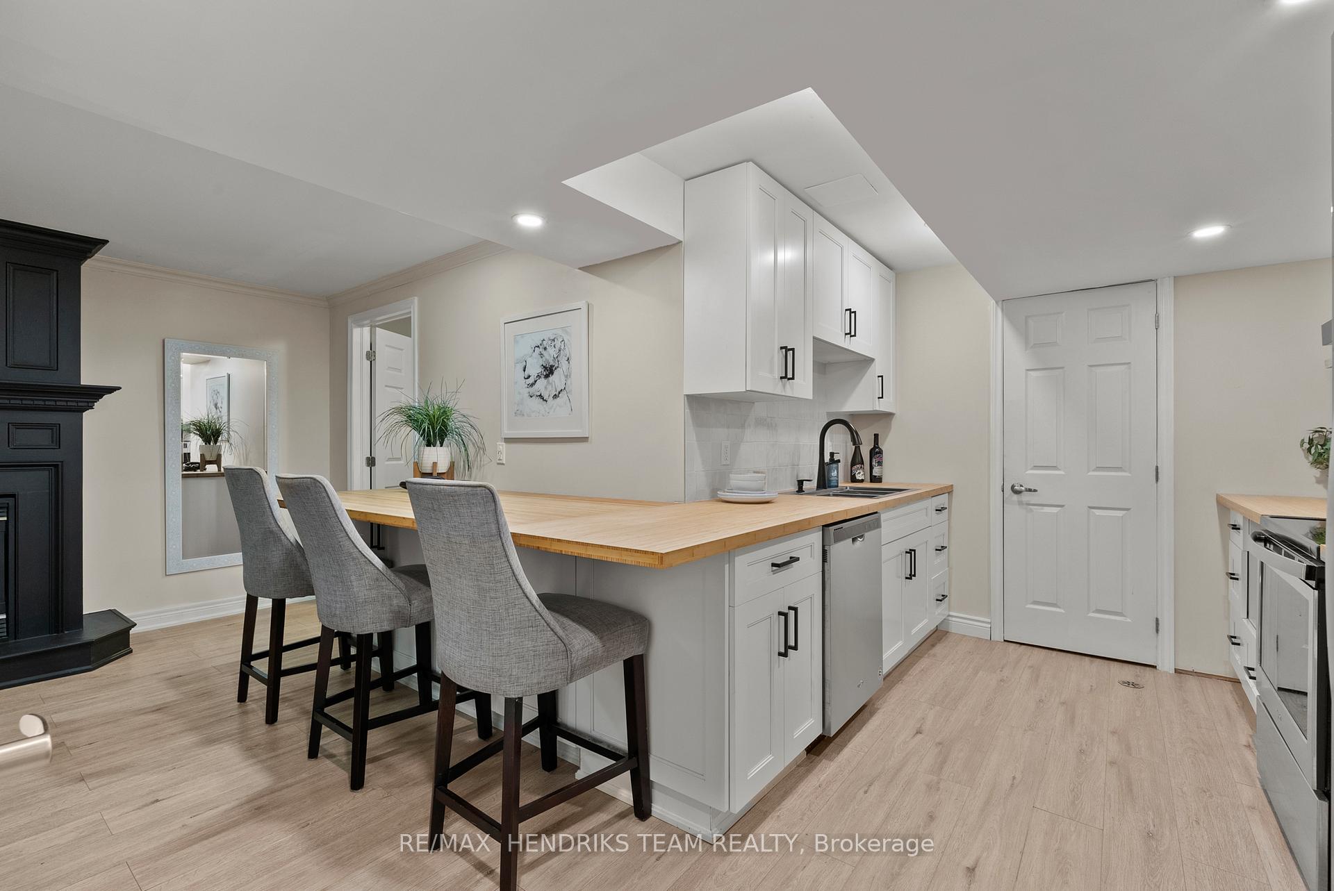 Photo 34 of 8087 Beaver Glen Drive, Niagara Falls, Ascot — HOMEH