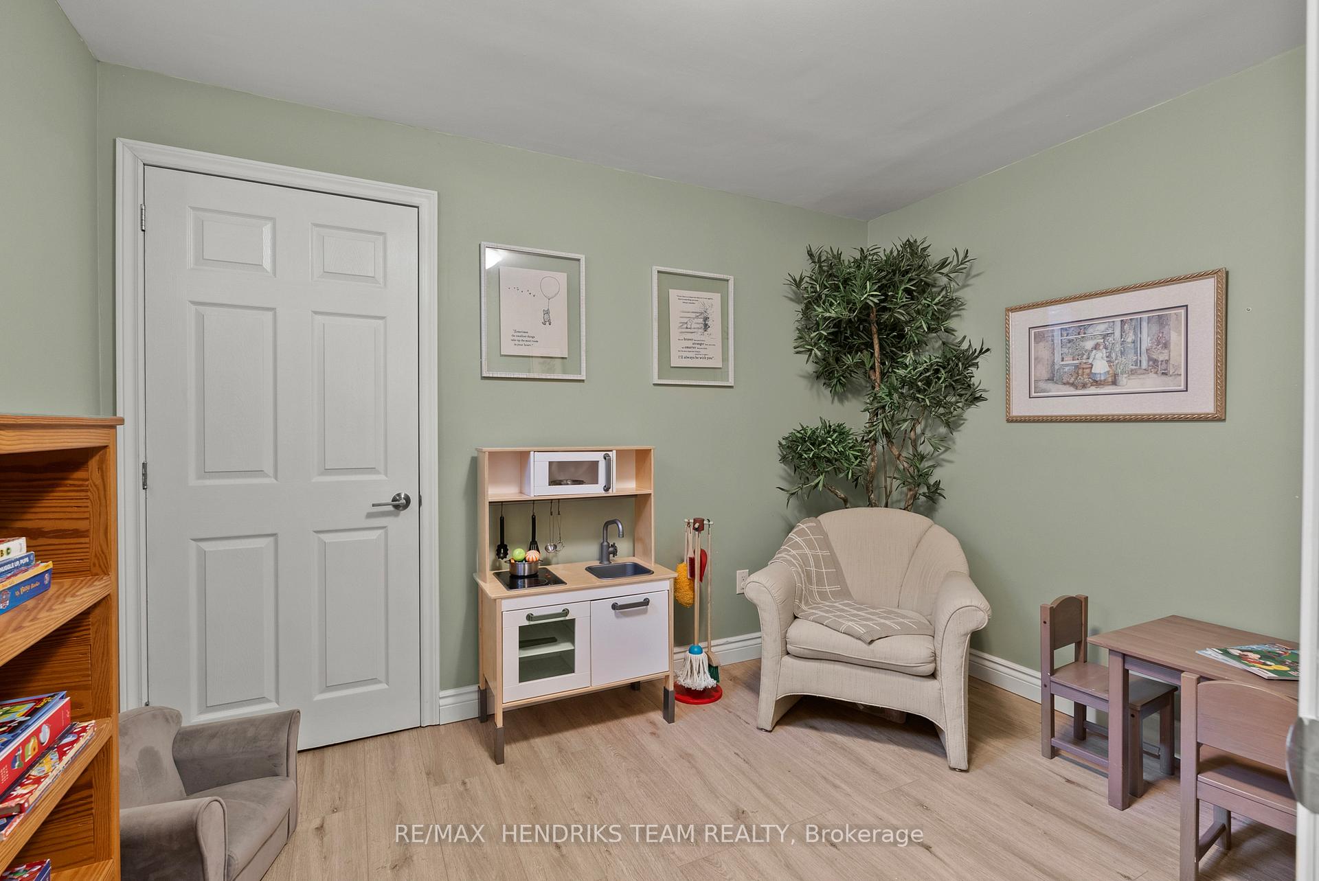 Photo 36 of 8087 Beaver Glen Drive, Niagara Falls, Ascot — HOMEH