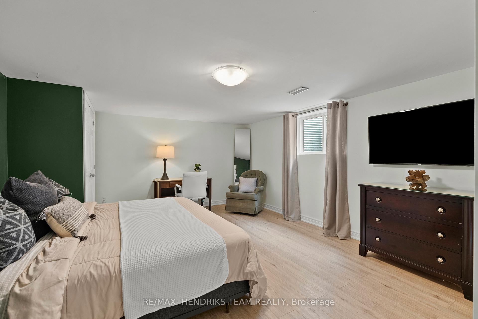 Photo 37 of 8087 Beaver Glen Drive, Niagara Falls, Ascot — HOMEH