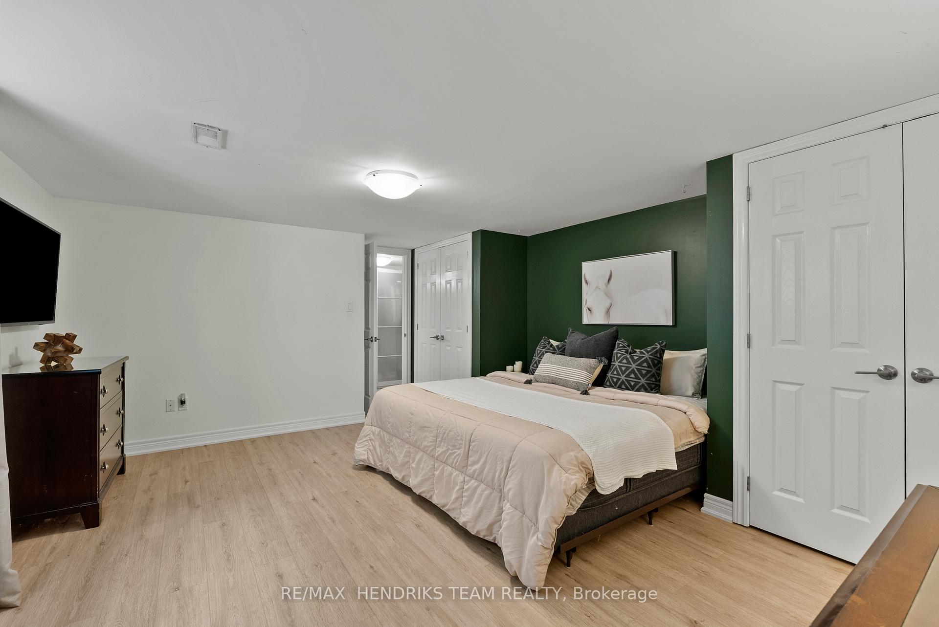 Photo 38 of 8087 Beaver Glen Drive, Niagara Falls, Ascot — HOMEH