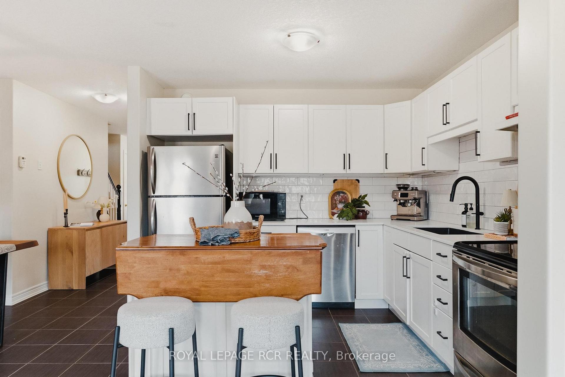 Photo 9 of 117 Preston Drive, Orangeville — HOMEH