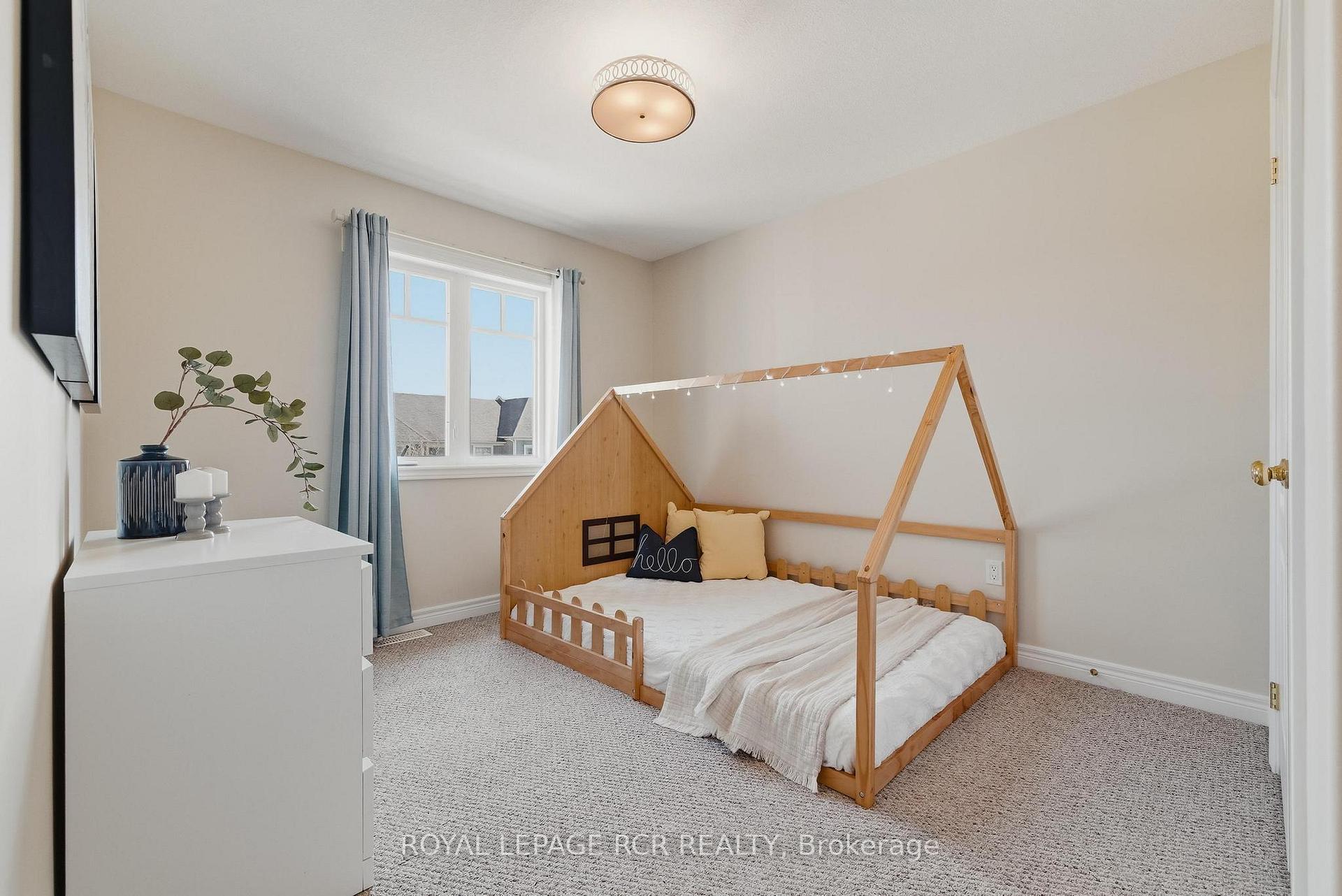 Photo 19 of 117 Preston Drive, Orangeville — HOMEH