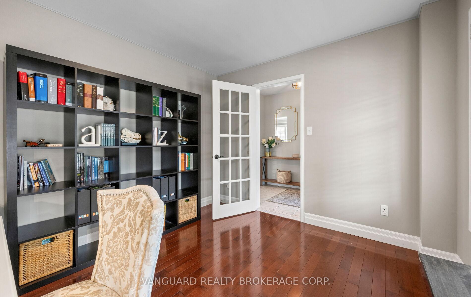 Photo 8 of 22 Monteith Crescent, Vaughan, Maple — HOMEH