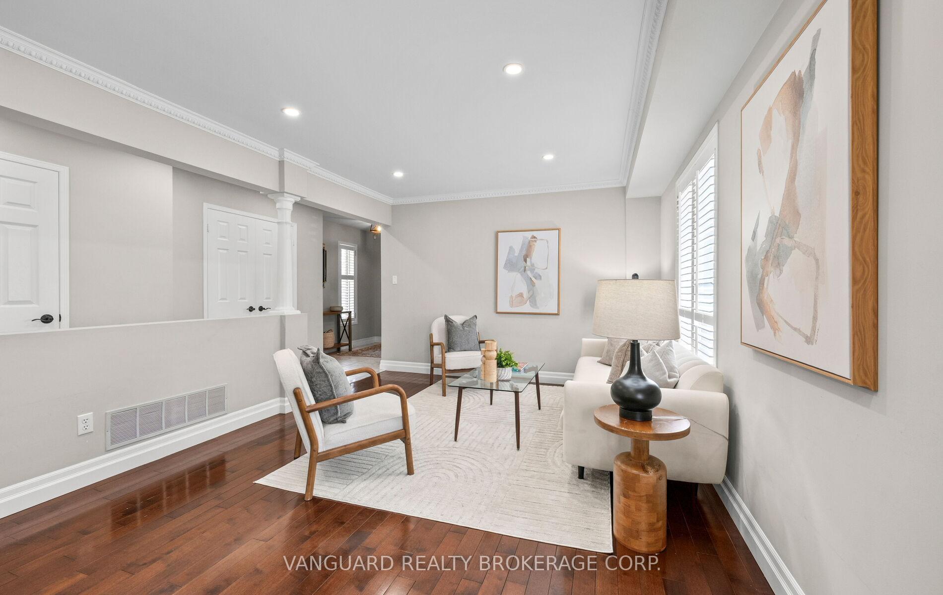 Photo 11 of 22 Monteith Crescent, Vaughan, Maple — HOMEH