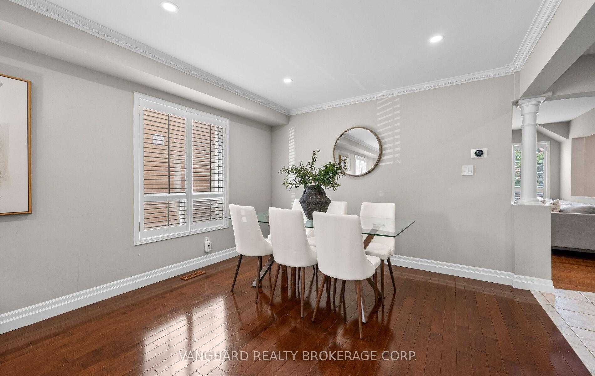 Photo 12 of 22 Monteith Crescent, Vaughan, Maple — HOMEH