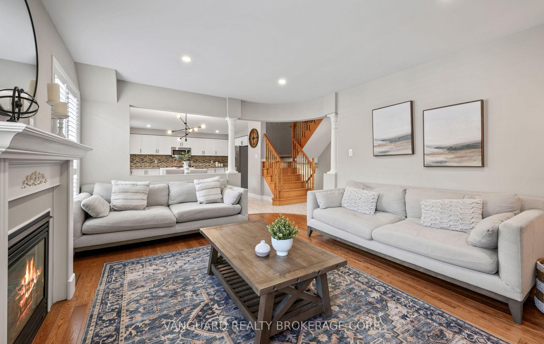 Photo 15 of 22 Monteith Crescent, Vaughan, Maple — HOMEH