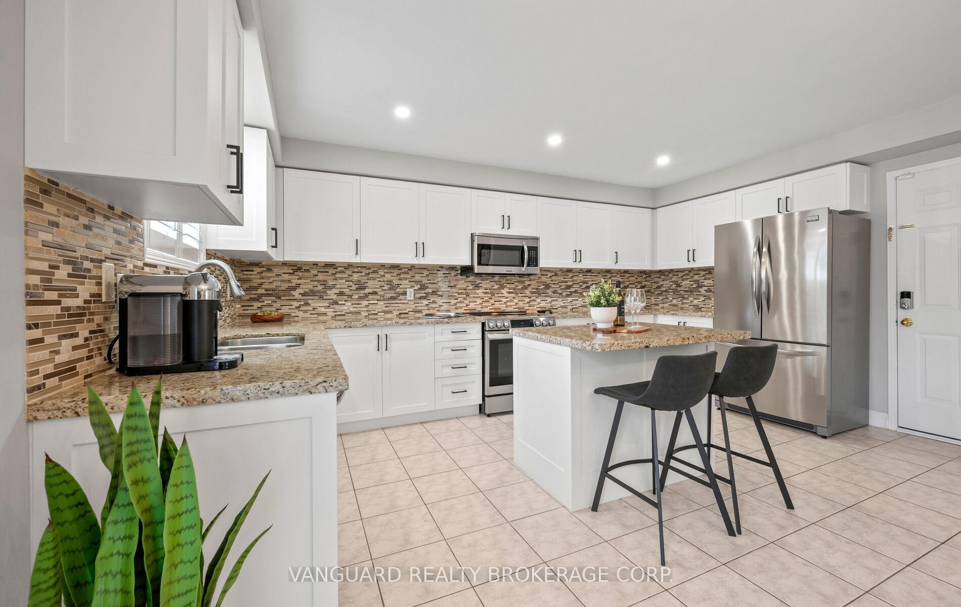 Photo 19 of 22 Monteith Crescent, Vaughan, Maple — HOMEH
