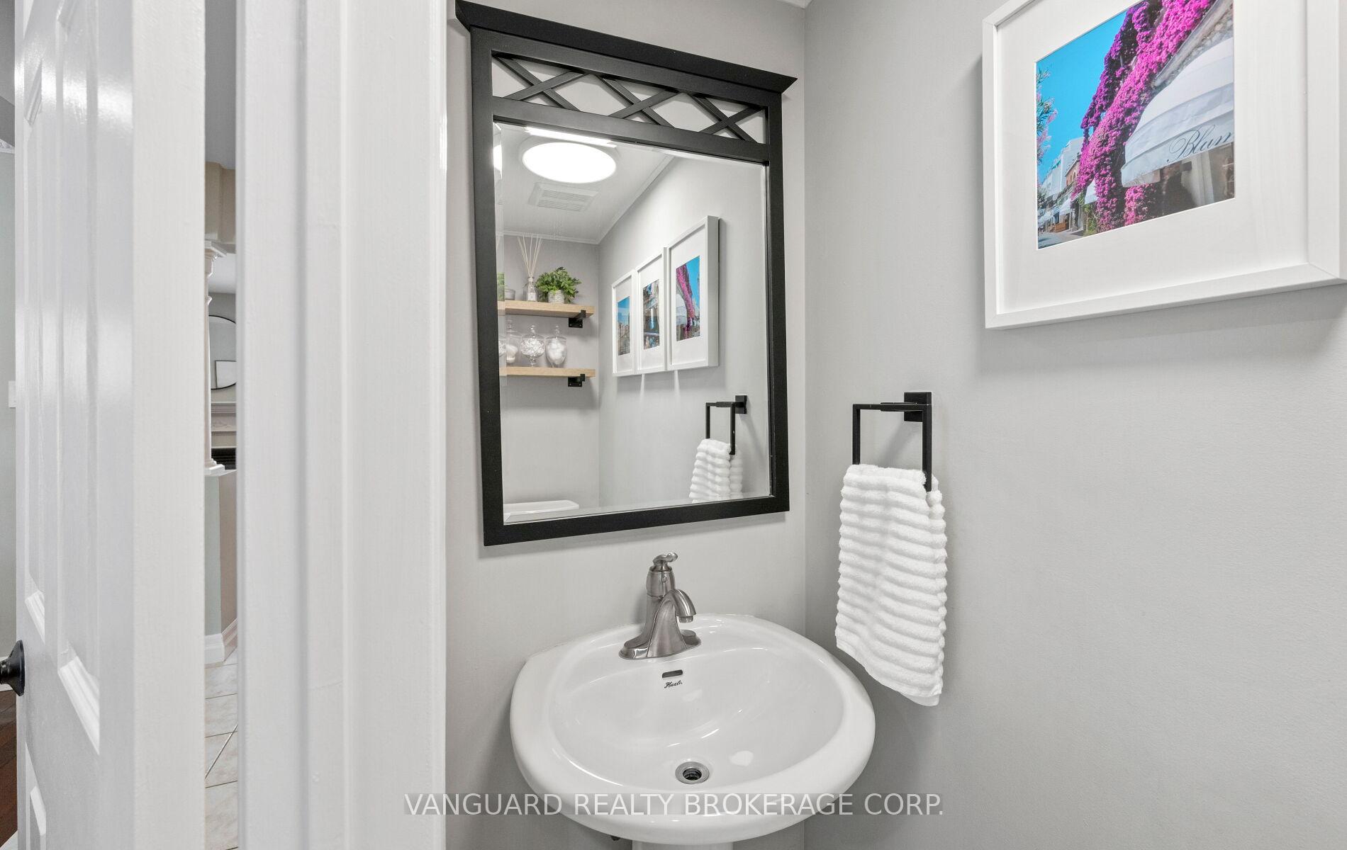 Photo 23 of 22 Monteith Crescent, Vaughan, Maple — HOMEH