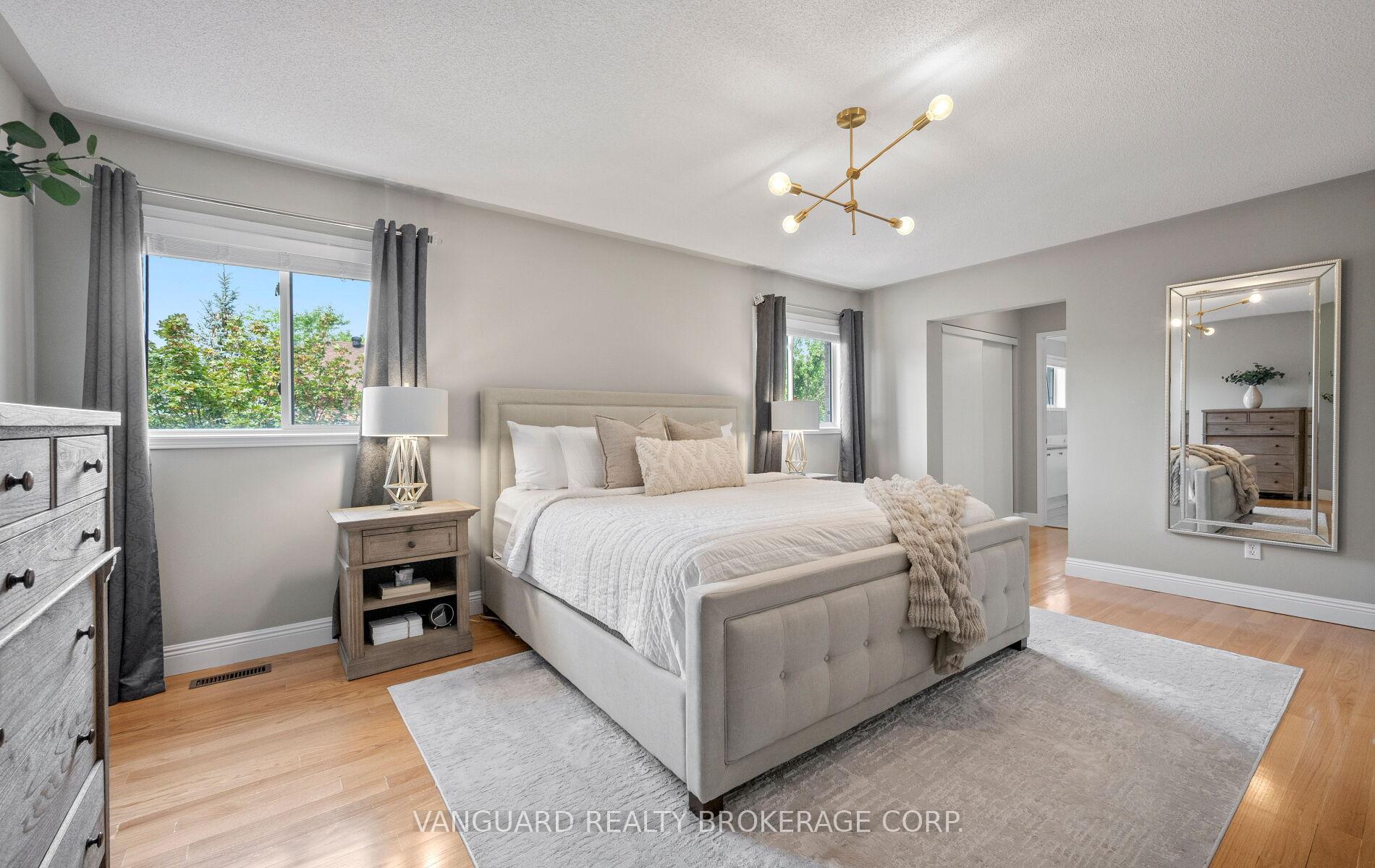 Photo 25 of 22 Monteith Crescent, Vaughan, Maple — HOMEH