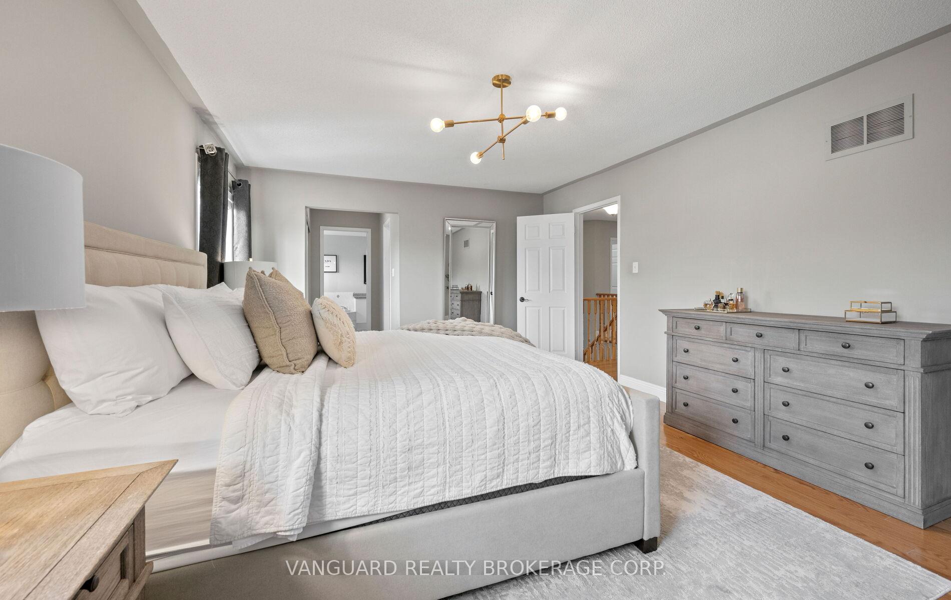 Photo 26 of 22 Monteith Crescent, Vaughan, Maple — HOMEH