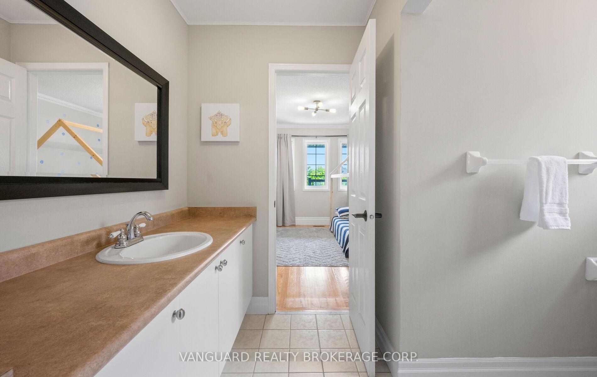 Photo 32 of 22 Monteith Crescent, Vaughan, Maple — HOMEH