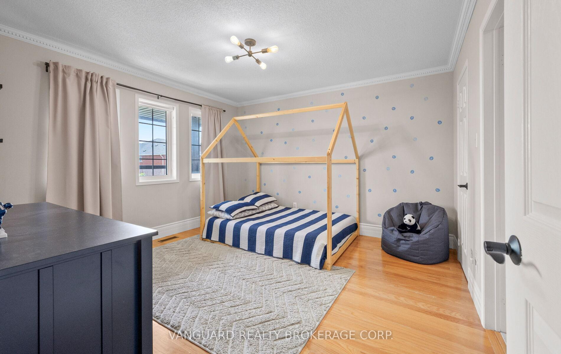 Photo 33 of 22 Monteith Crescent, Vaughan, Maple — HOMEH