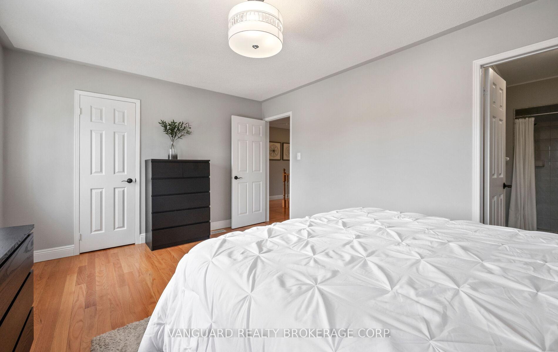 Photo 36 of 22 Monteith Crescent, Vaughan, Maple — HOMEH