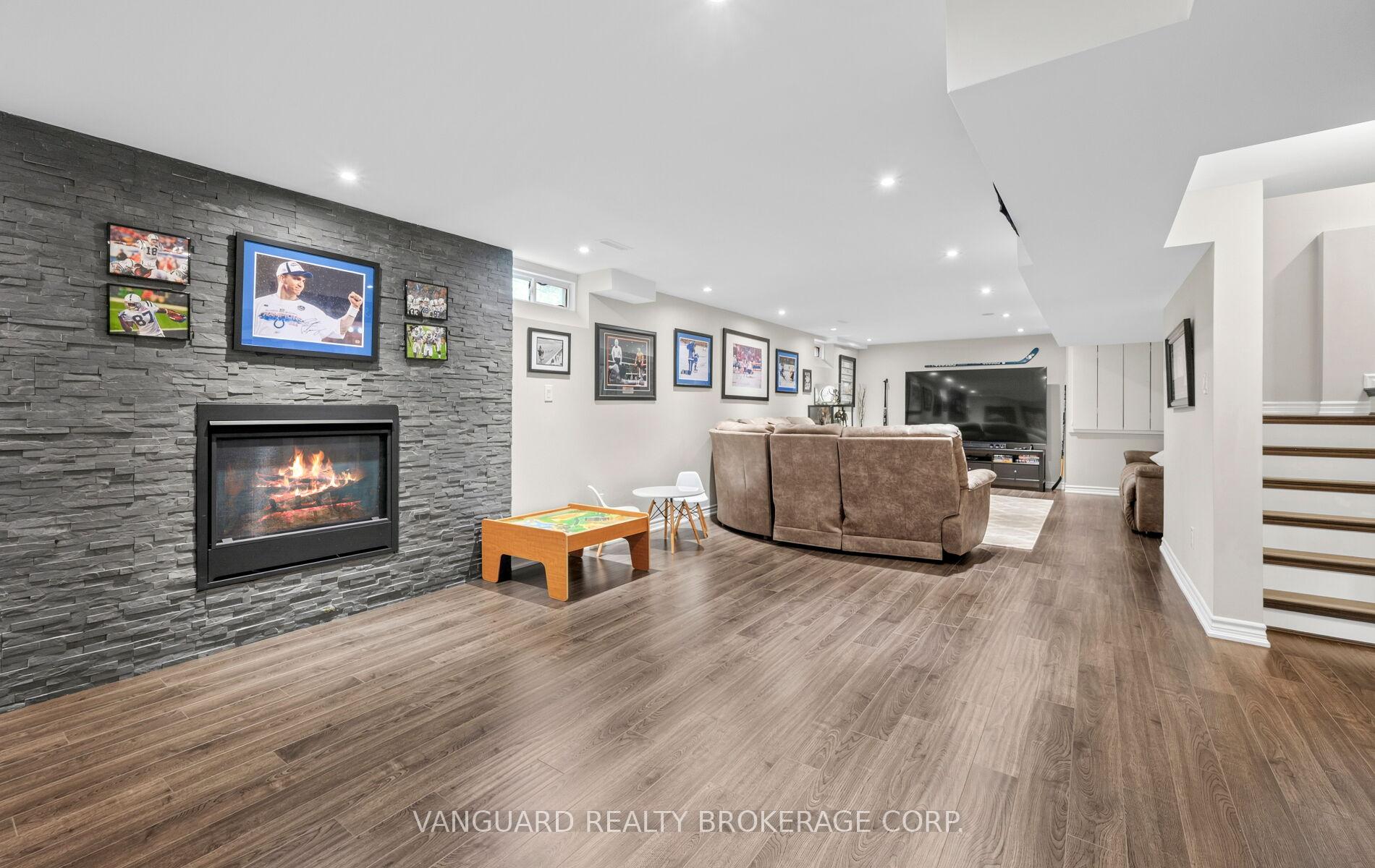 Photo 41 of 22 Monteith Crescent, Vaughan, Maple — HOMEH