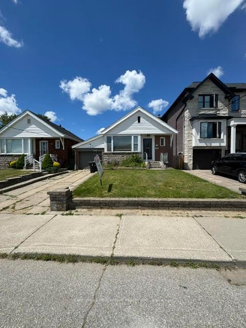 Photo 2 of 10 Memorial Park Avenue, Toronto, Danforth Village-East York — HOMEH