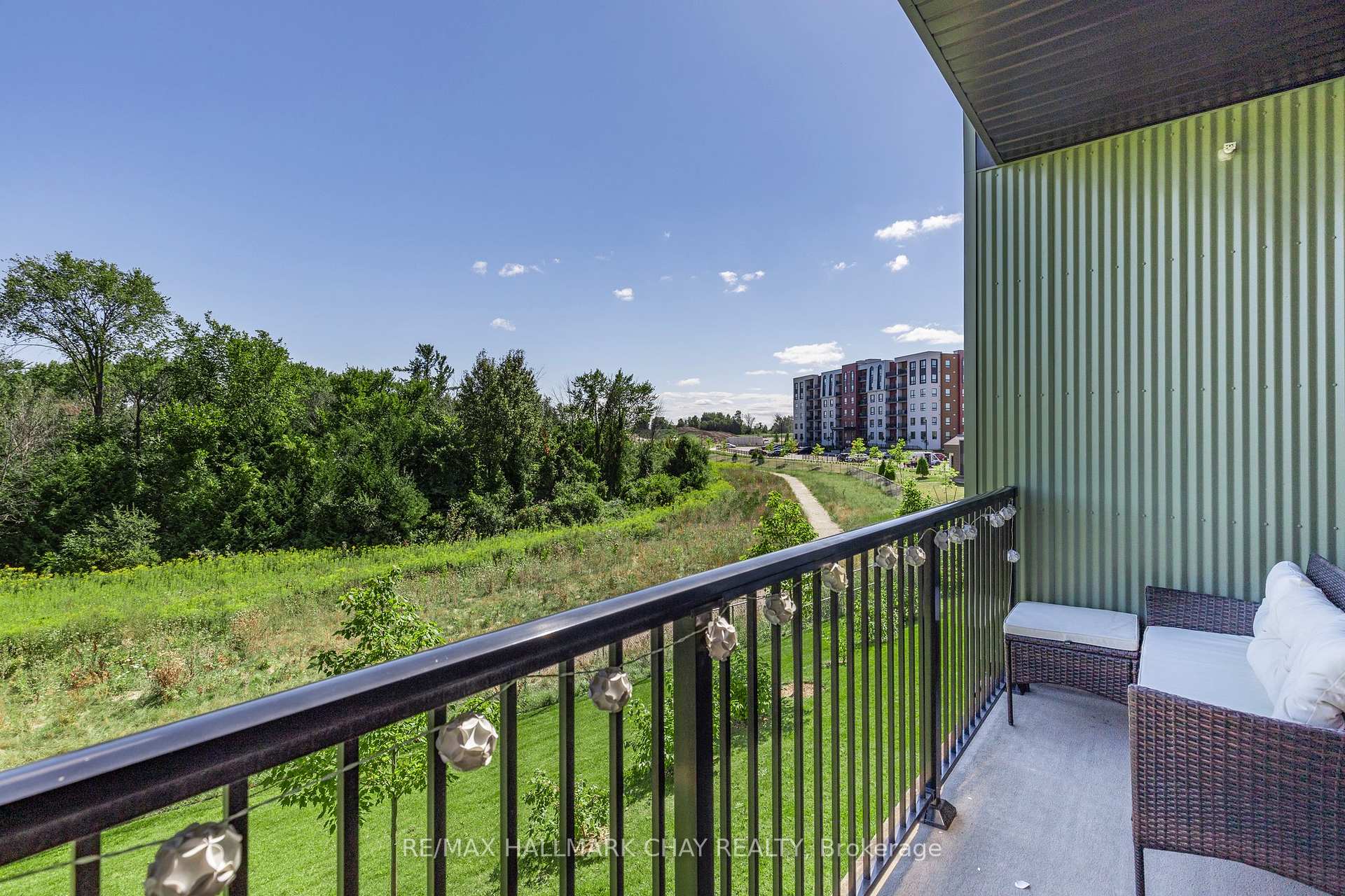 Photo 3 of Unit 208, 5 Chef Lane, Barrie, Rural Barrie Southeast — HOMEH
