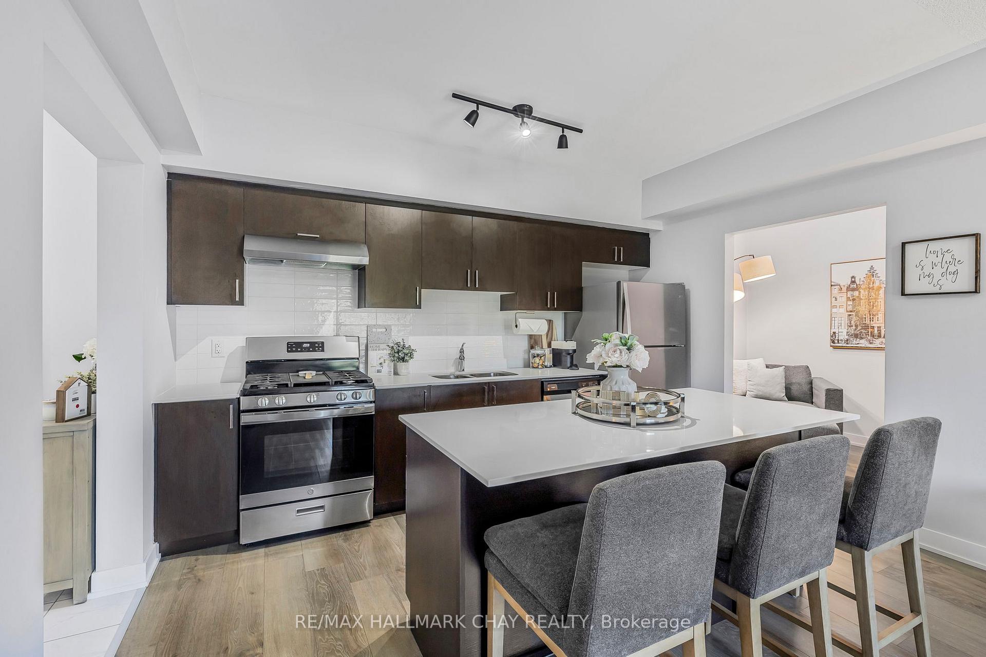 Photo 6 of Unit 208, 5 Chef Lane, Barrie, Rural Barrie Southeast — HOMEH