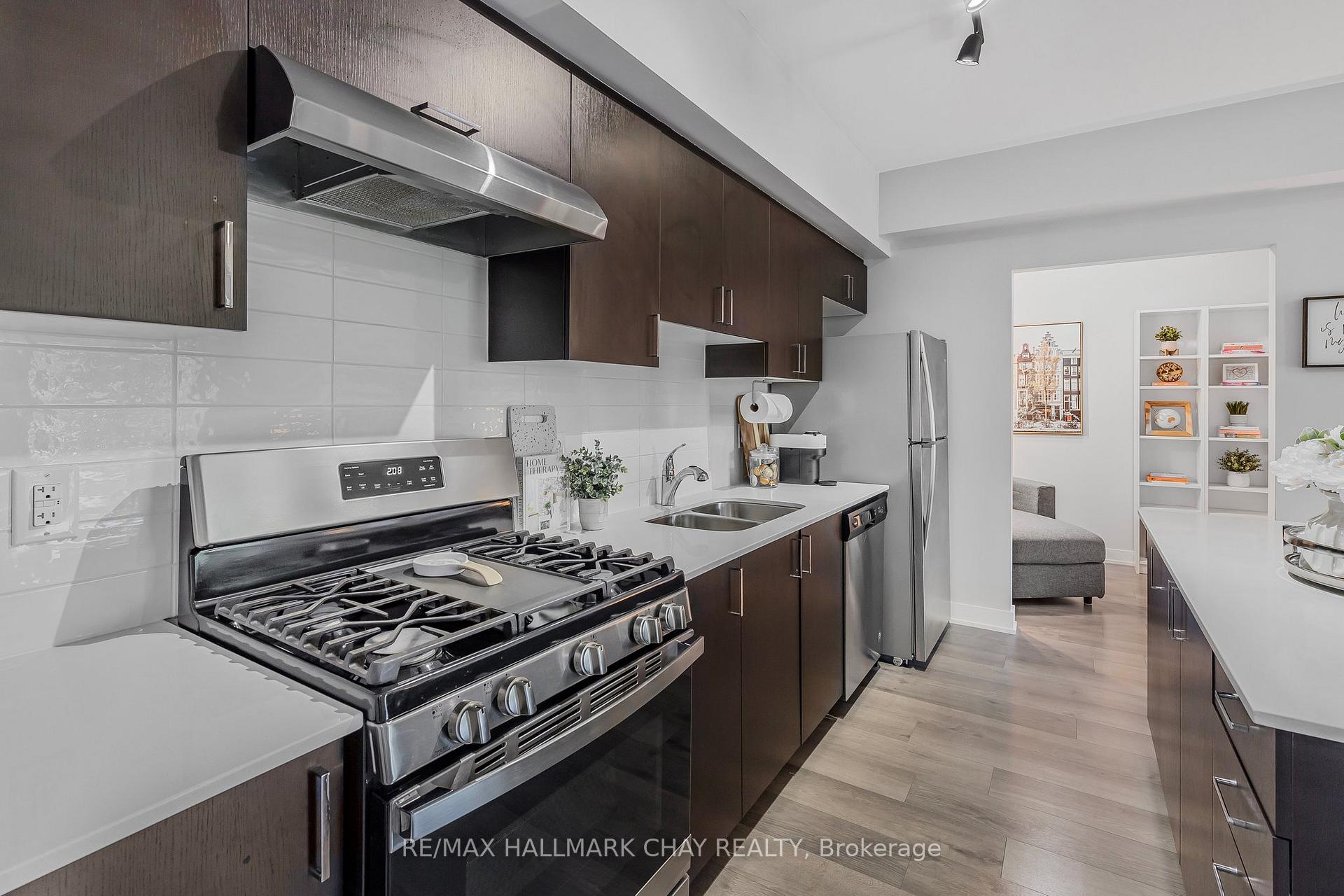Photo 8 of Unit 208, 5 Chef Lane, Barrie, Rural Barrie Southeast — HOMEH