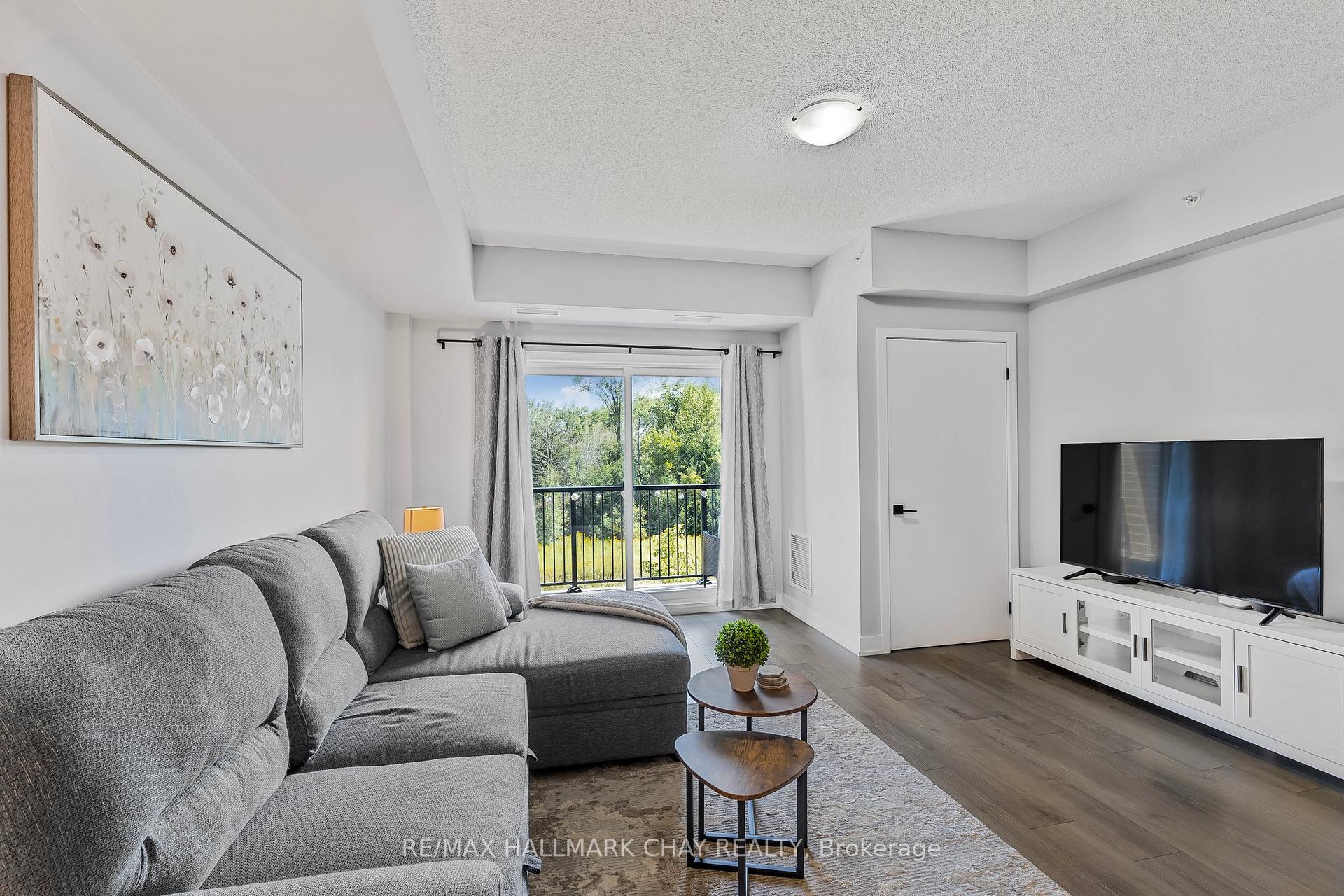 Photo 11 of Unit 208, 5 Chef Lane, Barrie, Rural Barrie Southeast — HOMEH