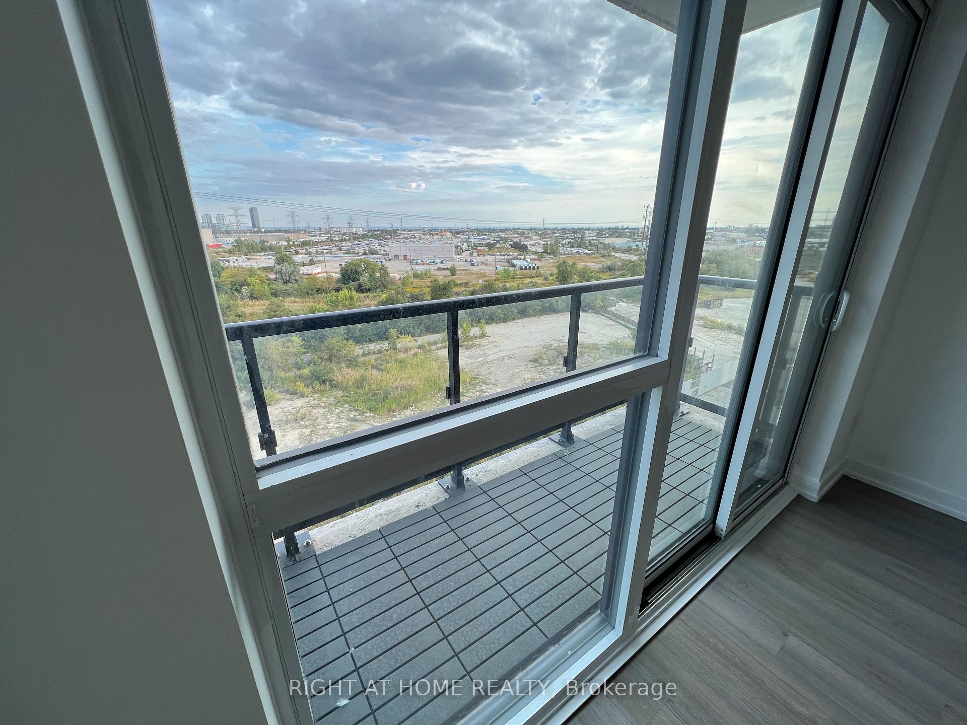 Photo 7 of Unit 608, 20 Thomas Riley Road, Etobicoke, Islington-City Centre West — HOMEH
