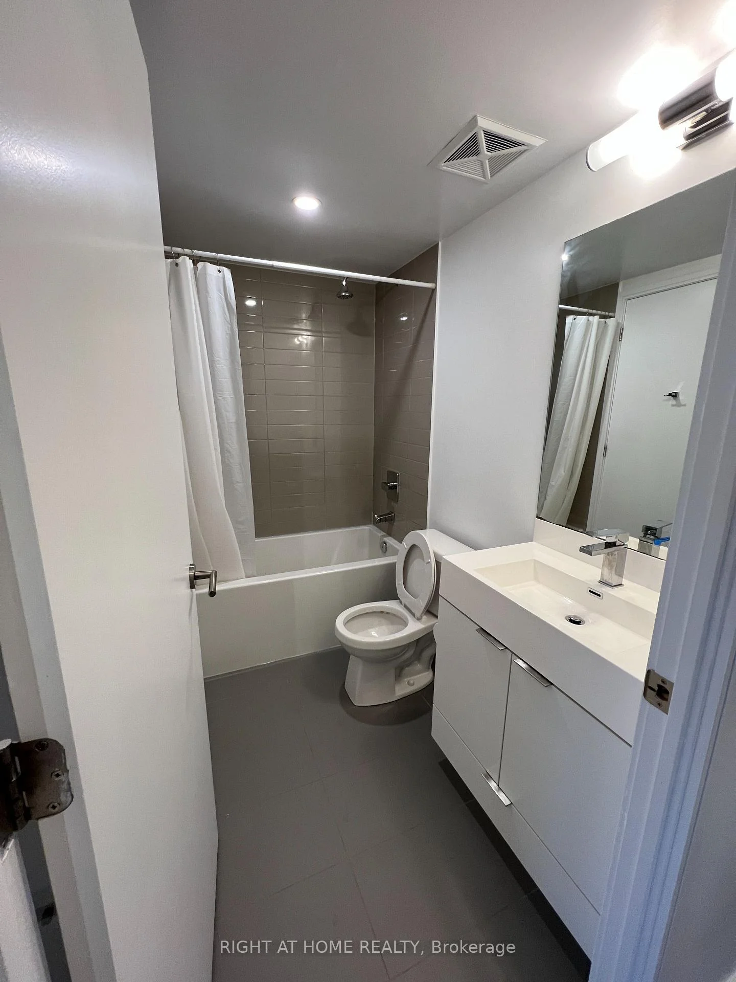 Photo 14 of Unit 608, 20 Thomas Riley Road, Etobicoke, Islington-City Centre West — HOMEH