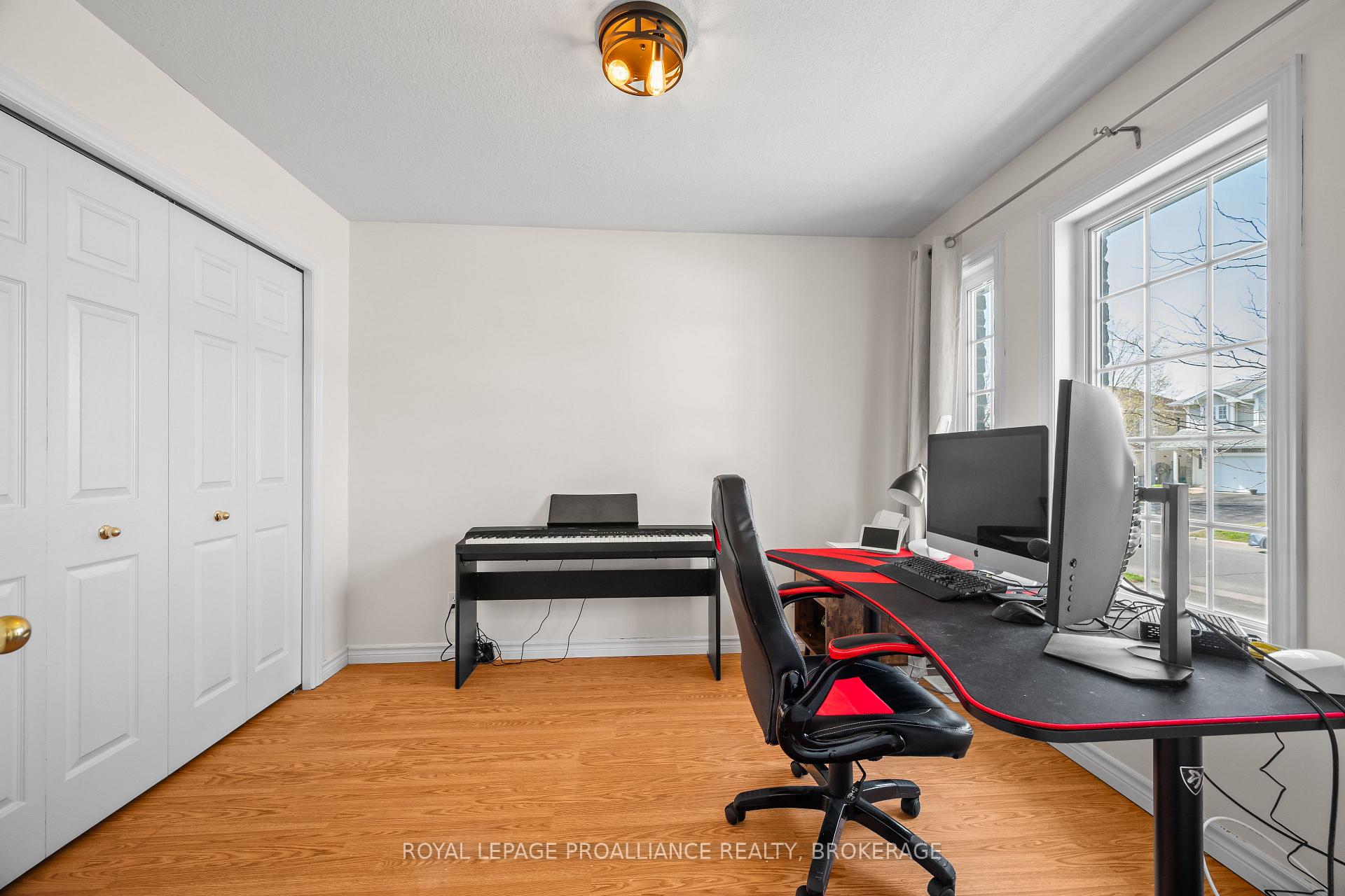 Photo 6 of 51 Wiley Street, Kingston, Rideau — HOMEH