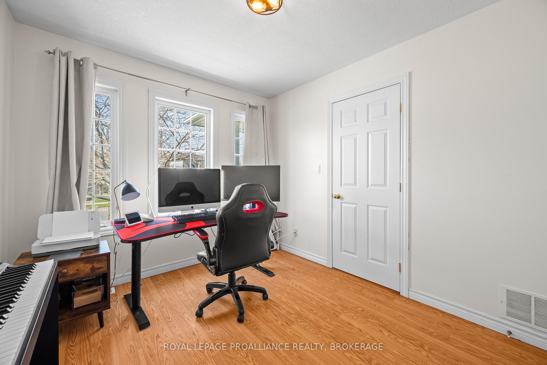 Photo 7 of 51 Wiley Street, Kingston, Rideau — HOMEH