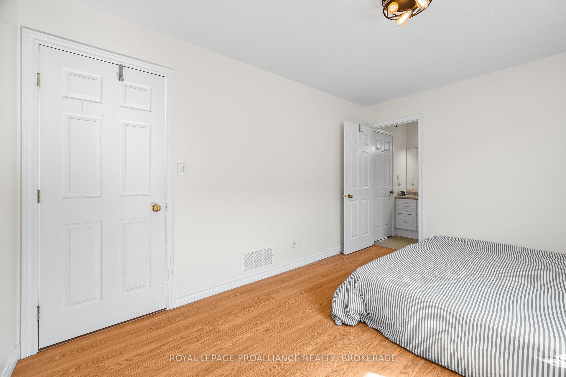 Photo 11 of 51 Wiley Street, Kingston, Rideau — HOMEH