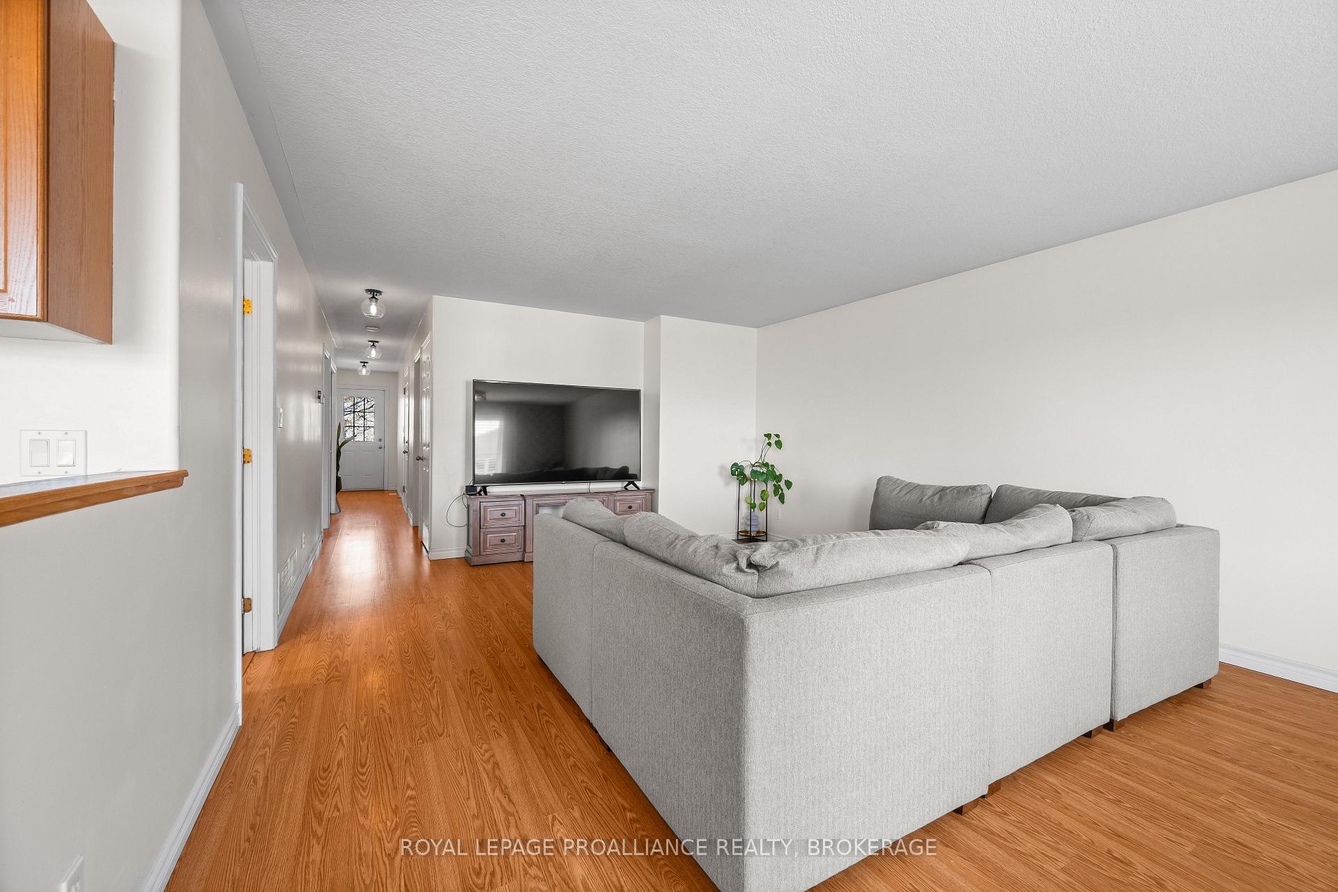 Photo 14 of 51 Wiley Street, Kingston, Rideau — HOMEH