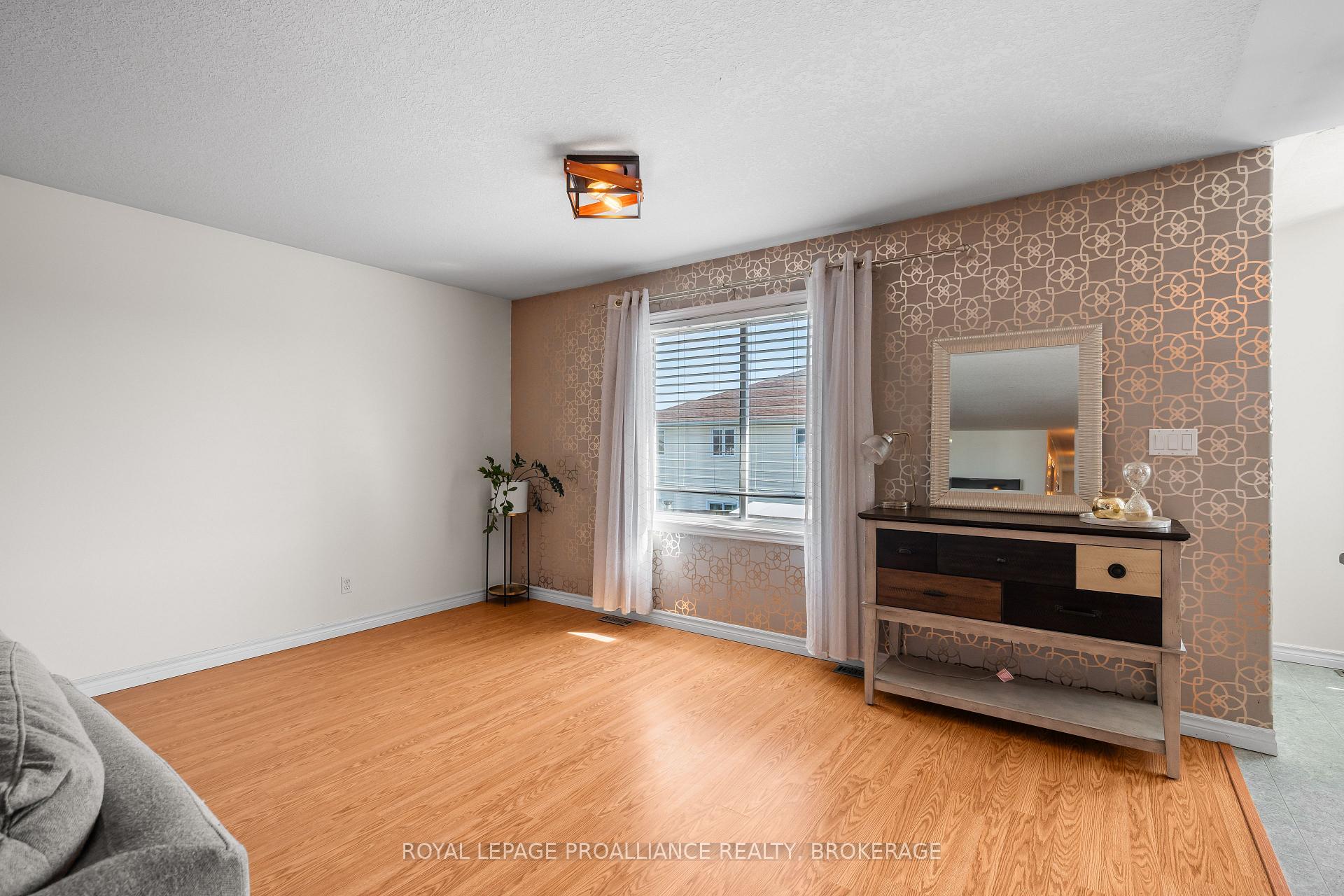 Photo 16 of 51 Wiley Street, Kingston, Rideau — HOMEH
