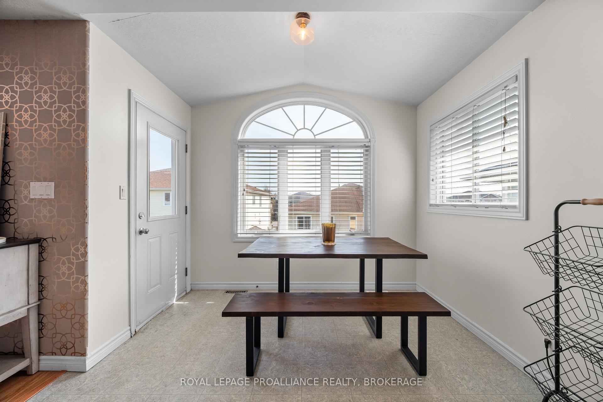 Photo 17 of 51 Wiley Street, Kingston, Rideau — HOMEH
