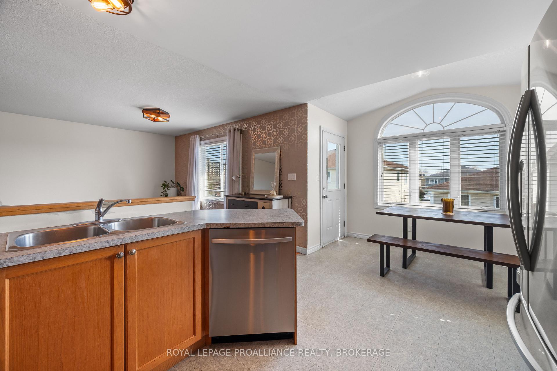 Photo 18 of 51 Wiley Street, Kingston, Rideau — HOMEH