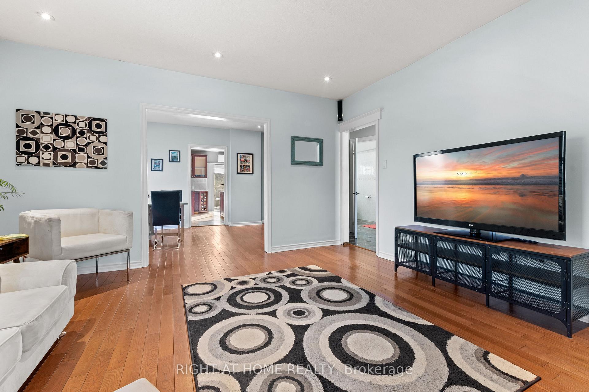 Photo 7 of 204 Beach Boulevard, Hamilton, Hamilton Beach — HOMEH