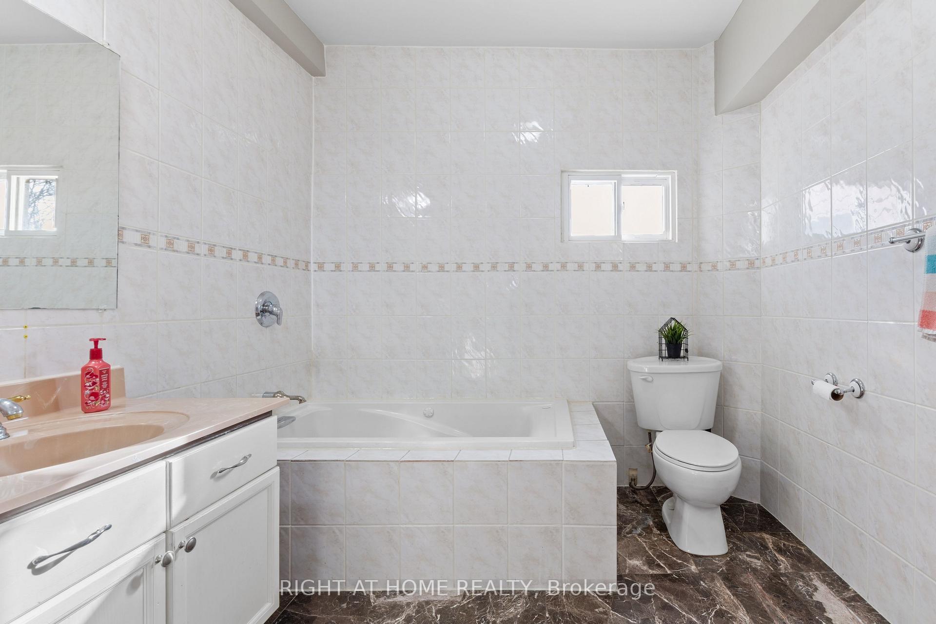 Photo 8 of 204 Beach Boulevard, Hamilton, Hamilton Beach — HOMEH