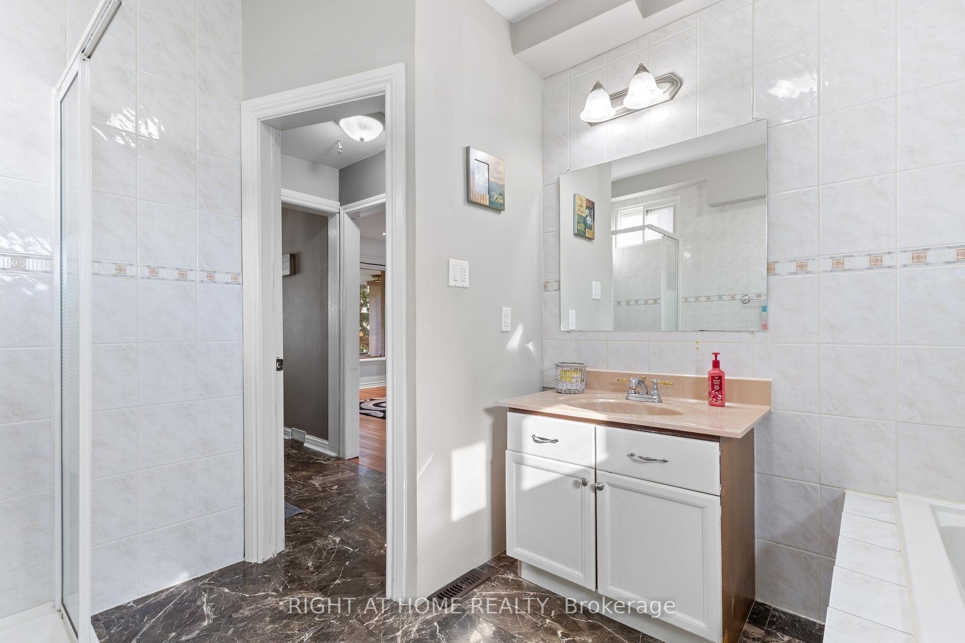 Photo 9 of 204 Beach Boulevard, Hamilton, Hamilton Beach — HOMEH