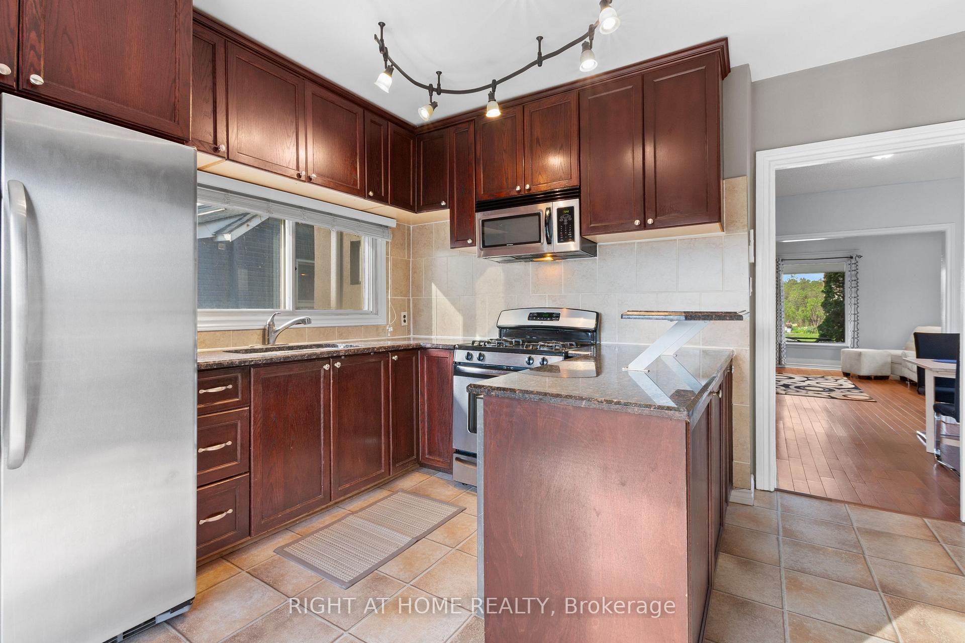 Photo 14 of 204 Beach Boulevard, Hamilton, Hamilton Beach — HOMEH