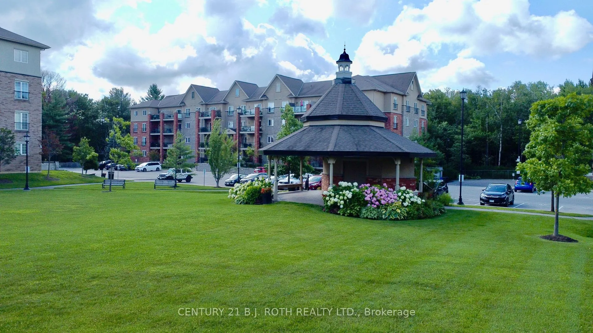 Photo 3 of Unit 104, 43 Ferndale Drive S, Barrie, Ardagh — HOMEH
