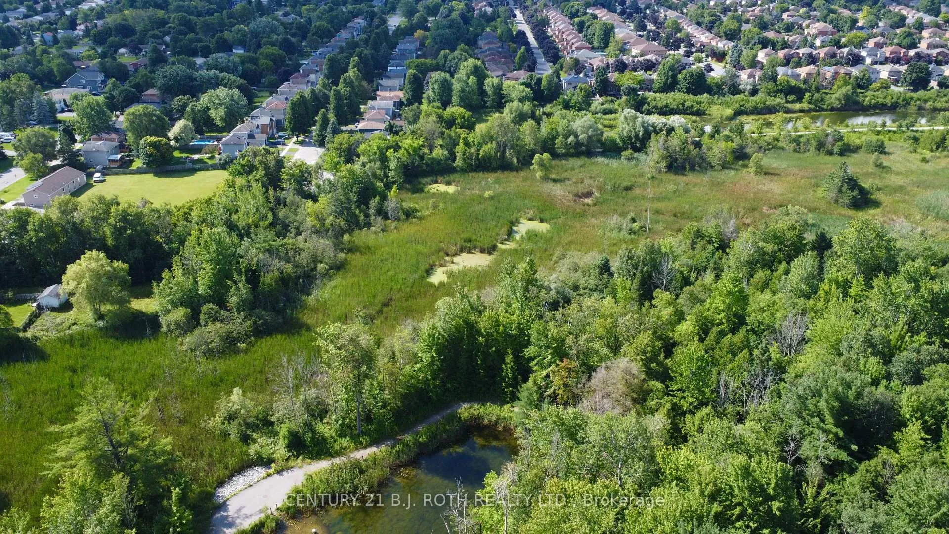 Photo 5 of Unit 104, 43 Ferndale Drive S, Barrie, Ardagh — HOMEH