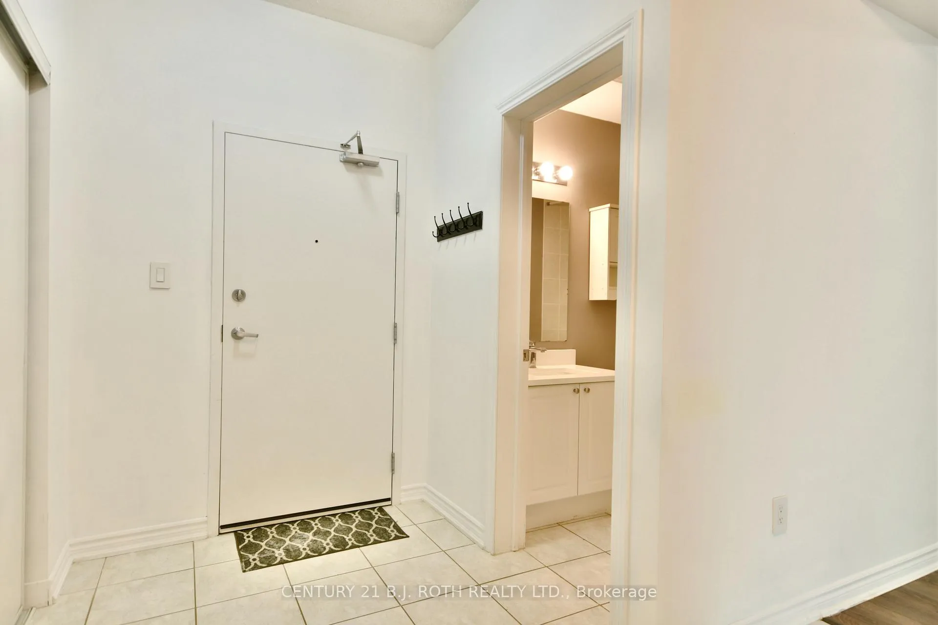 Photo 12 of Unit 104, 43 Ferndale Drive S, Barrie, Ardagh — HOMEH