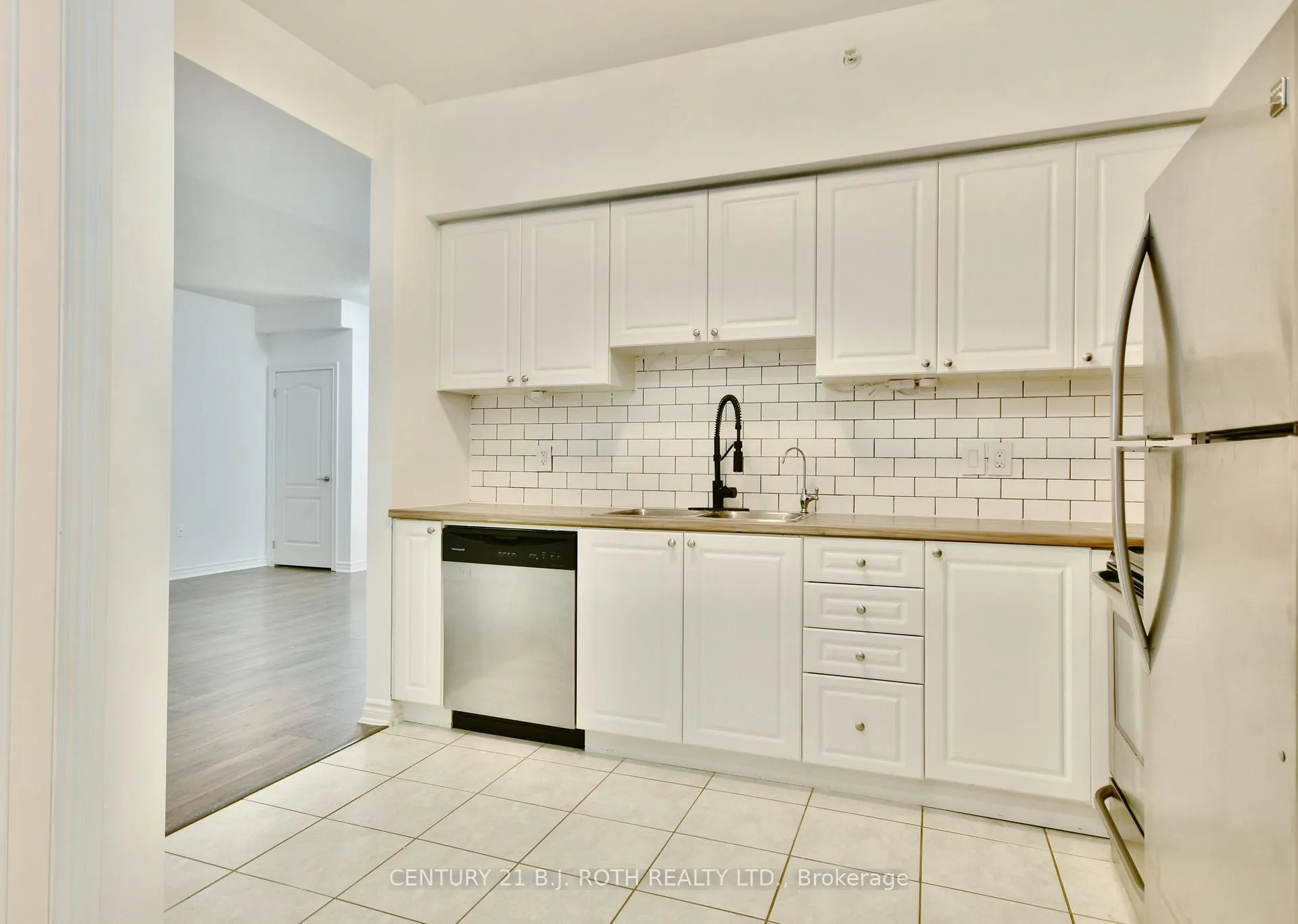 Photo 14 of Unit 104, 43 Ferndale Drive S, Barrie, Ardagh — HOMEH