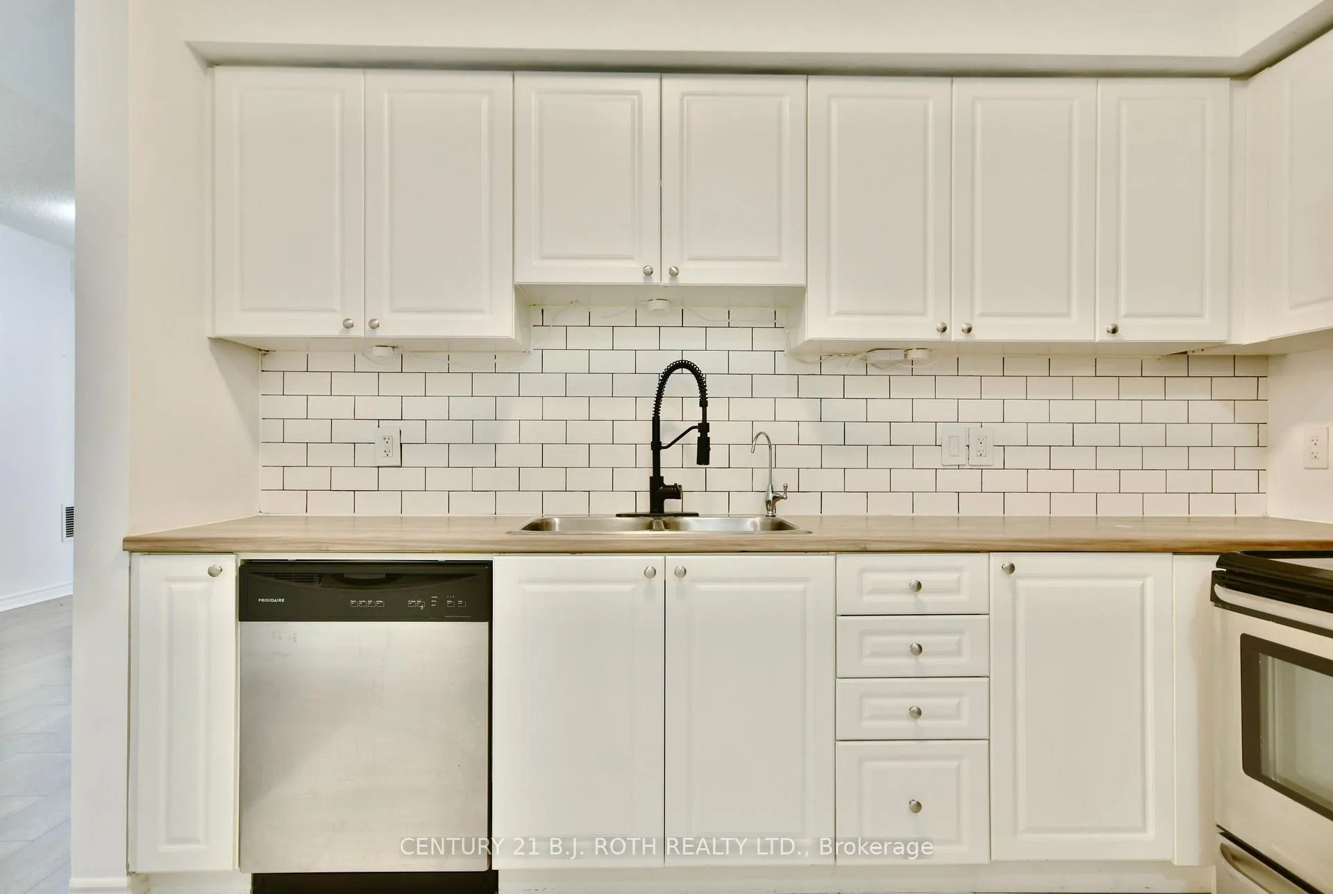 Photo 16 of Unit 104, 43 Ferndale Drive S, Barrie, Ardagh — HOMEH